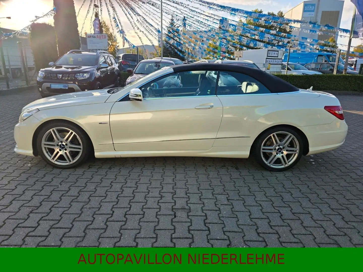 Mercedes-Benz E 200 E200 CGI AMG Line AVANTGARDE*Leder*Navi*ILS*LED Weiß - 1