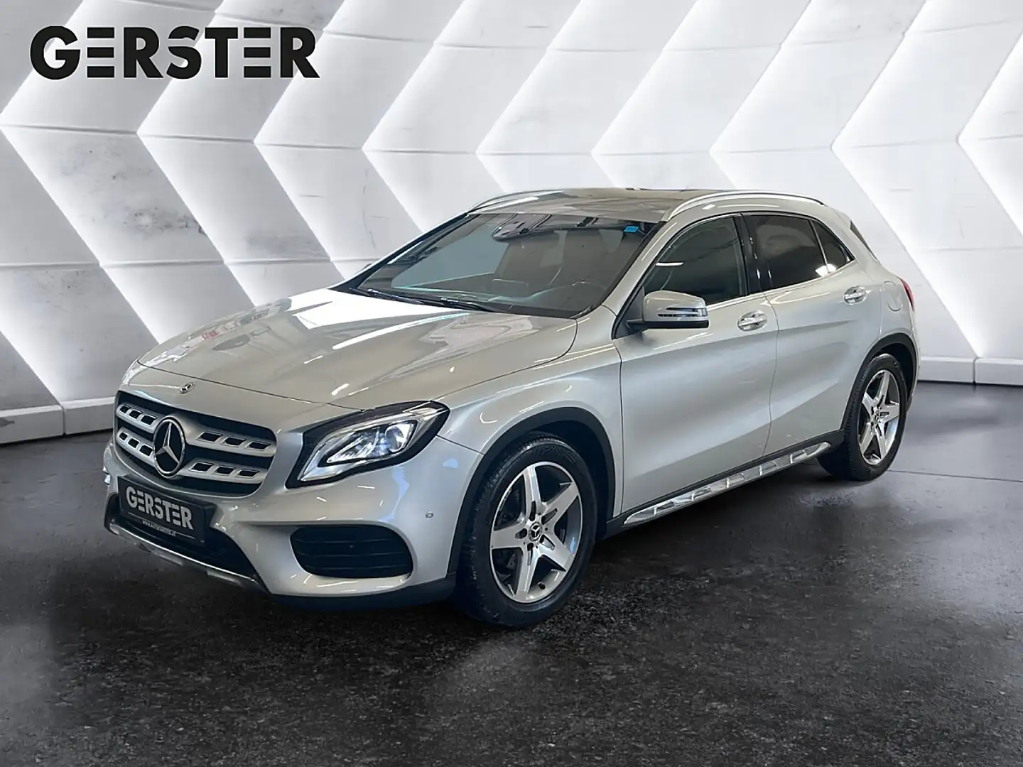 Mercedes-Benz GLA 200 d 4MATIC Aut. Grau - 1