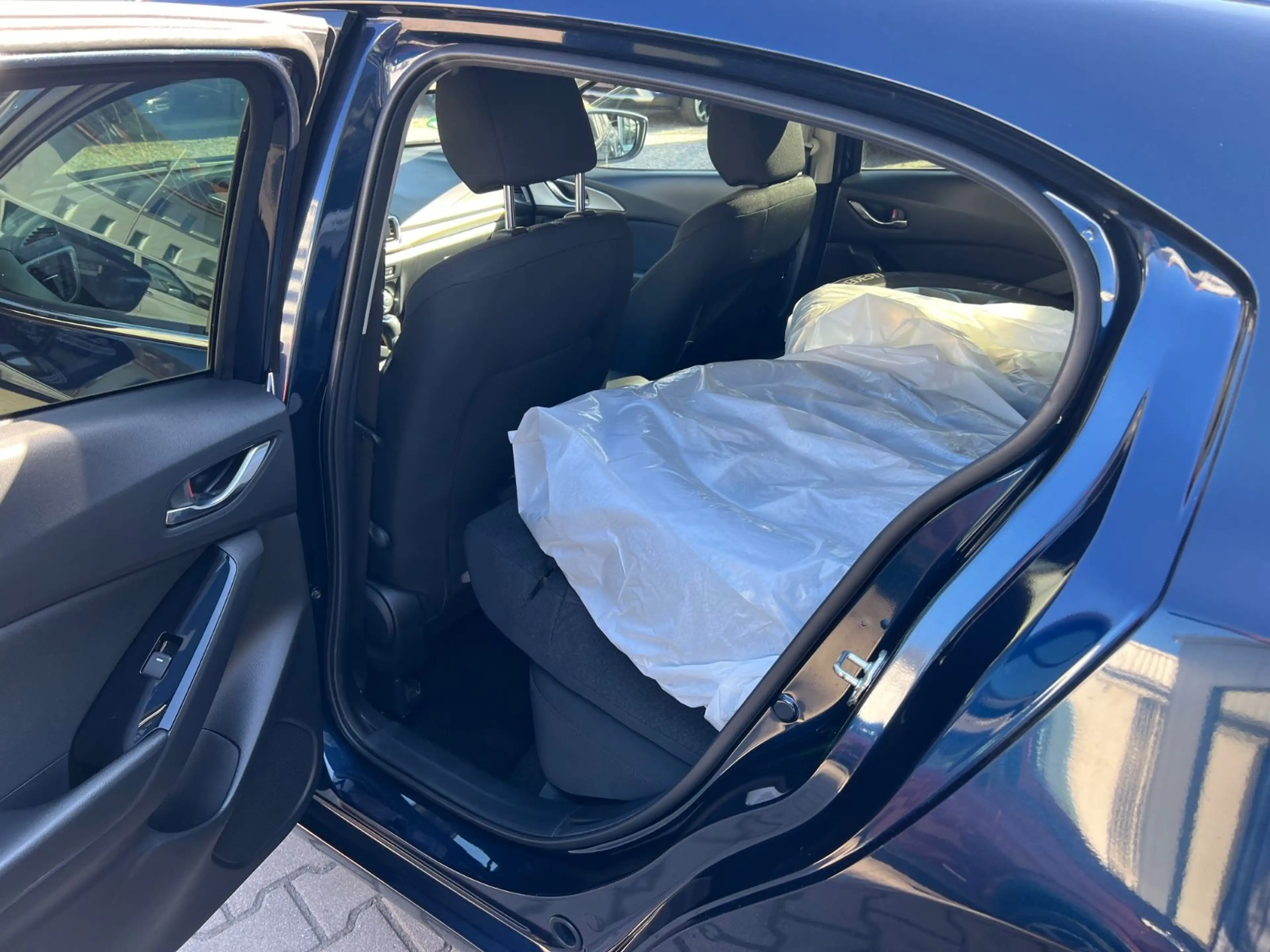 Mazda 3 Lim. Exclusive-Line — photo 11
