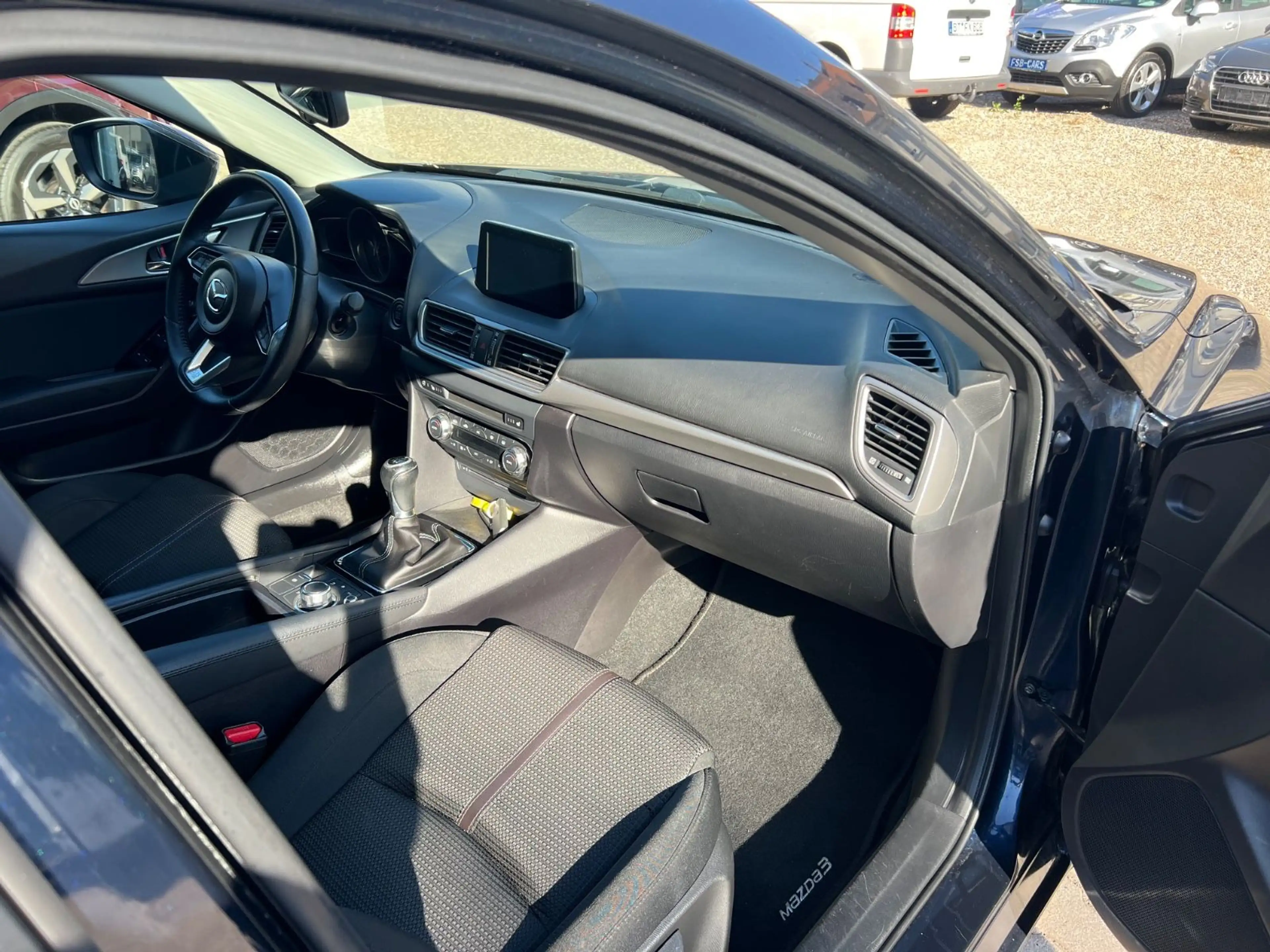 Mazda 3 Lim. Exclusive-Line — photo 8