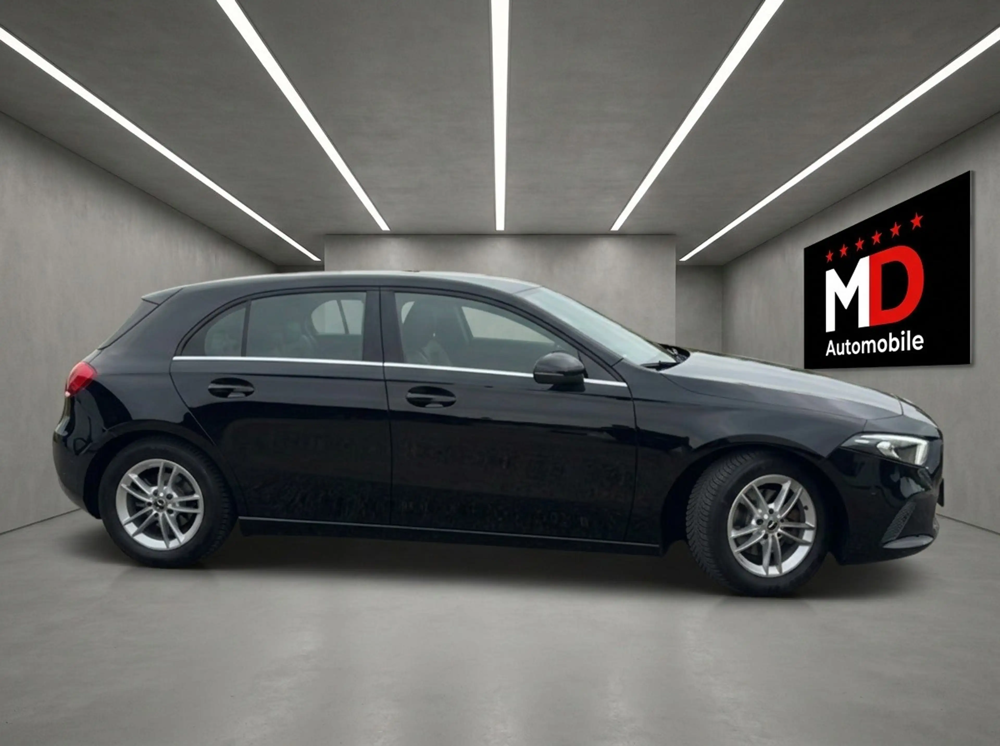 Mercedes-Benz A 180 A 180 - ERSTBESITZ - NEUWERTIG - — photo 3