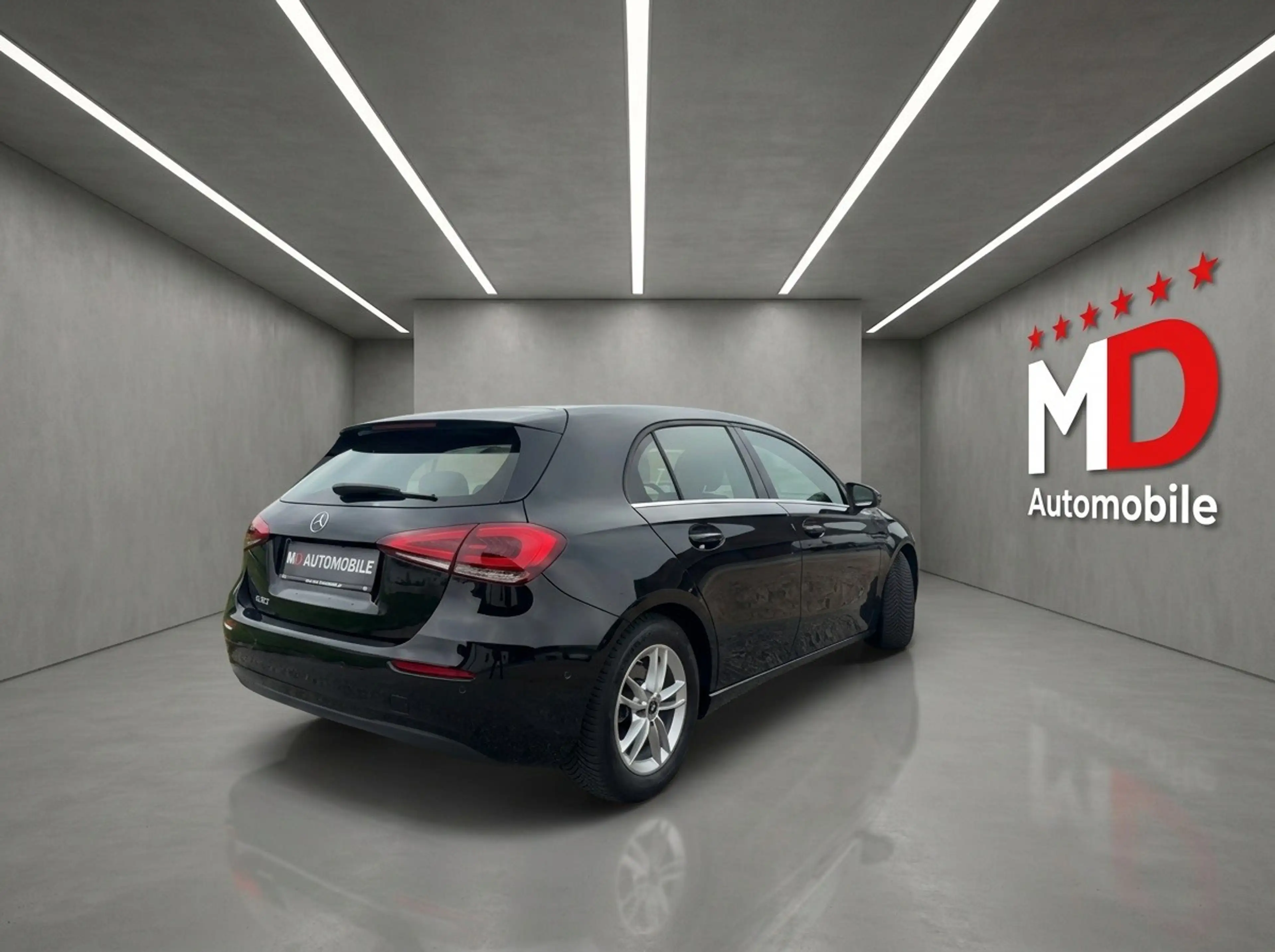 Mercedes-Benz A 180 A 180 - ERSTBESITZ - NEUWERTIG - — photo 2