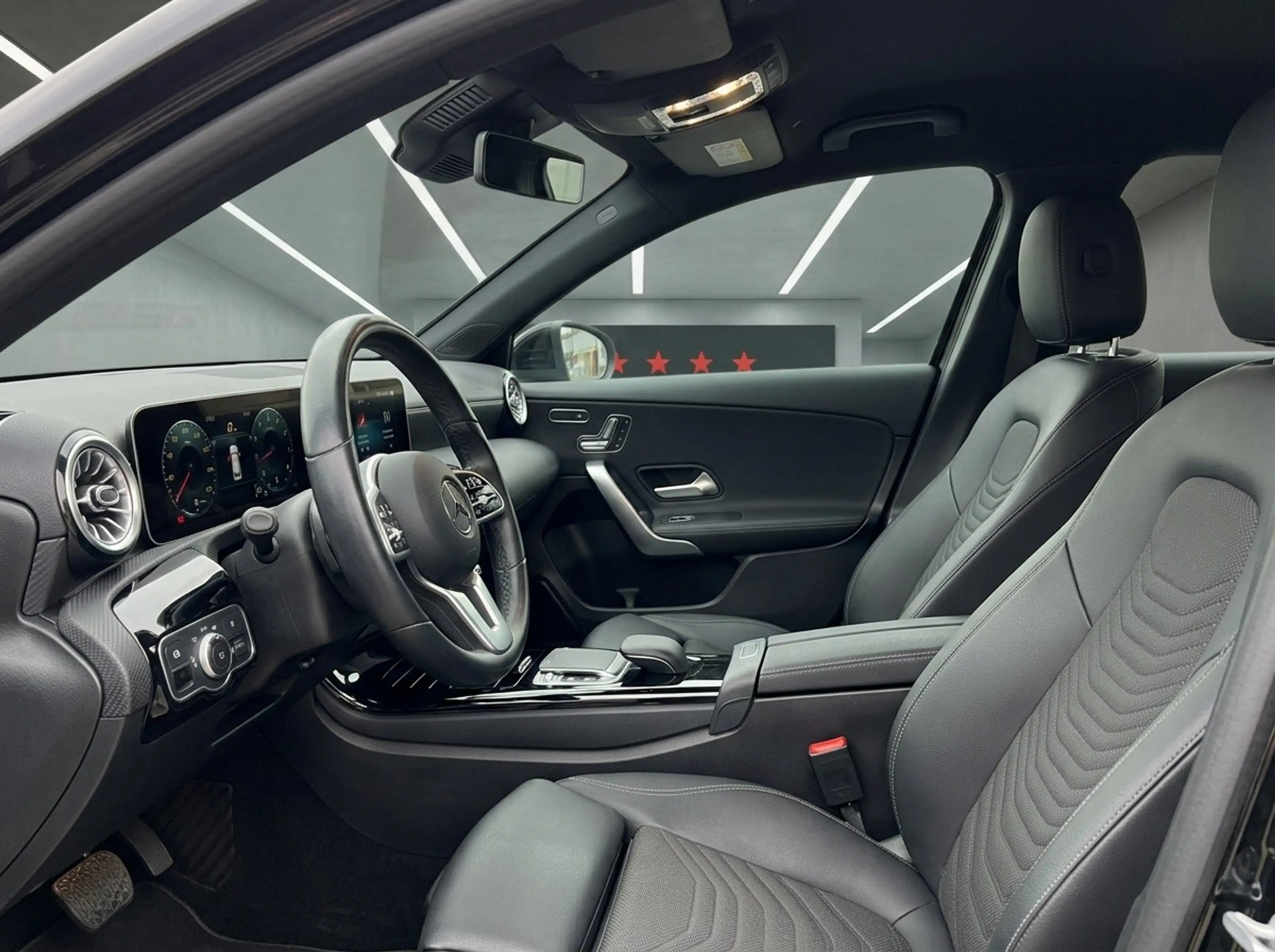 Mercedes-Benz A 180 A 180 - ERSTBESITZ - NEUWERTIG - — photo 10