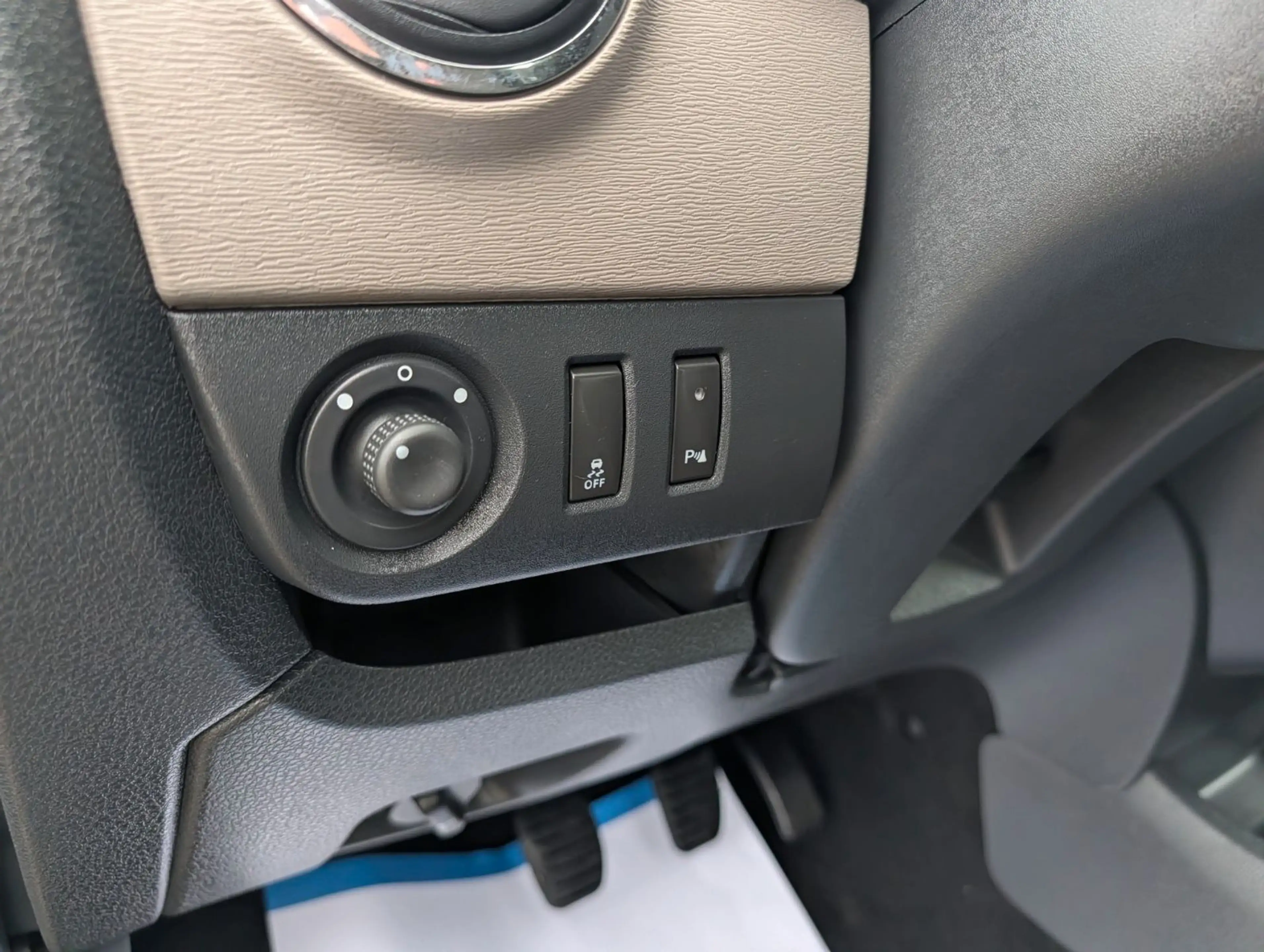 Dacia Lodgy Prestige GARANTIE KLIMA NAVI SITZHEIZUNG — photo 13