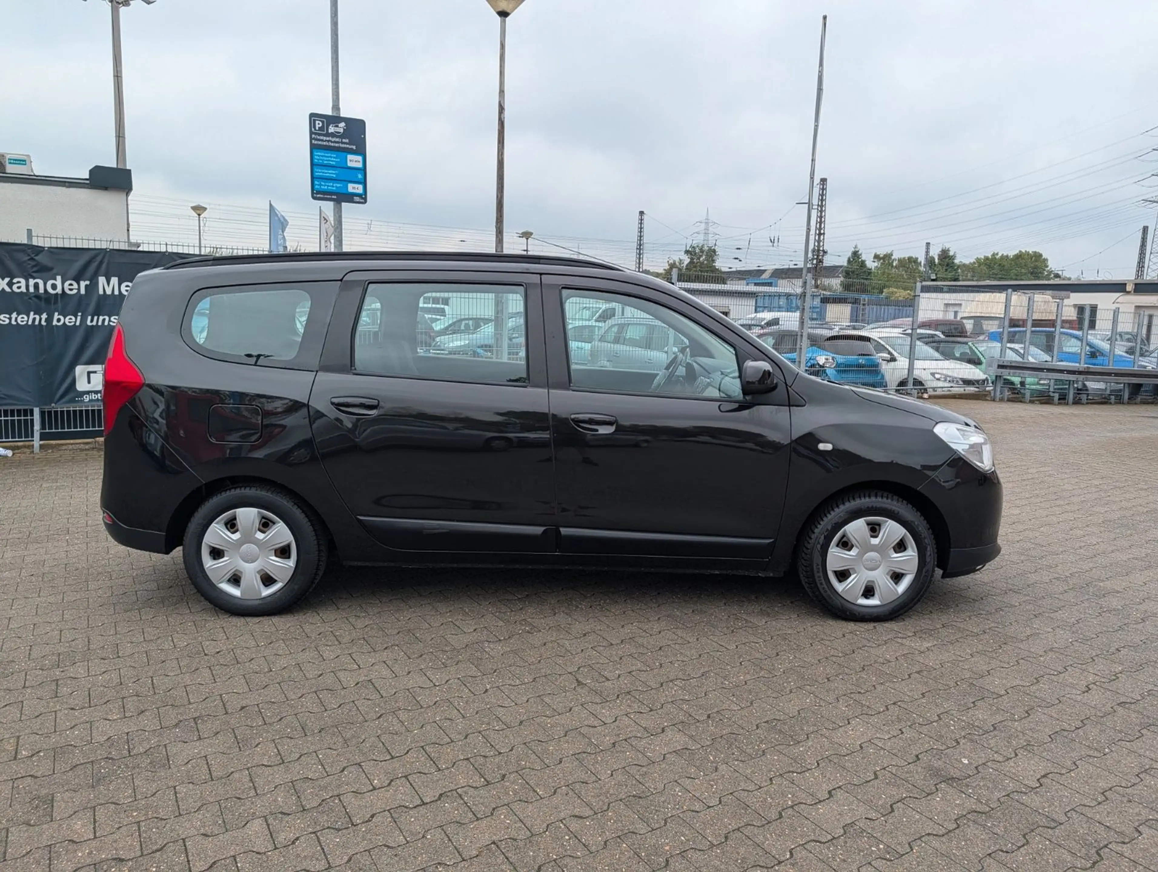 Dacia Lodgy Prestige GARANTIE KLIMA NAVI SITZHEIZUNG — photo 7