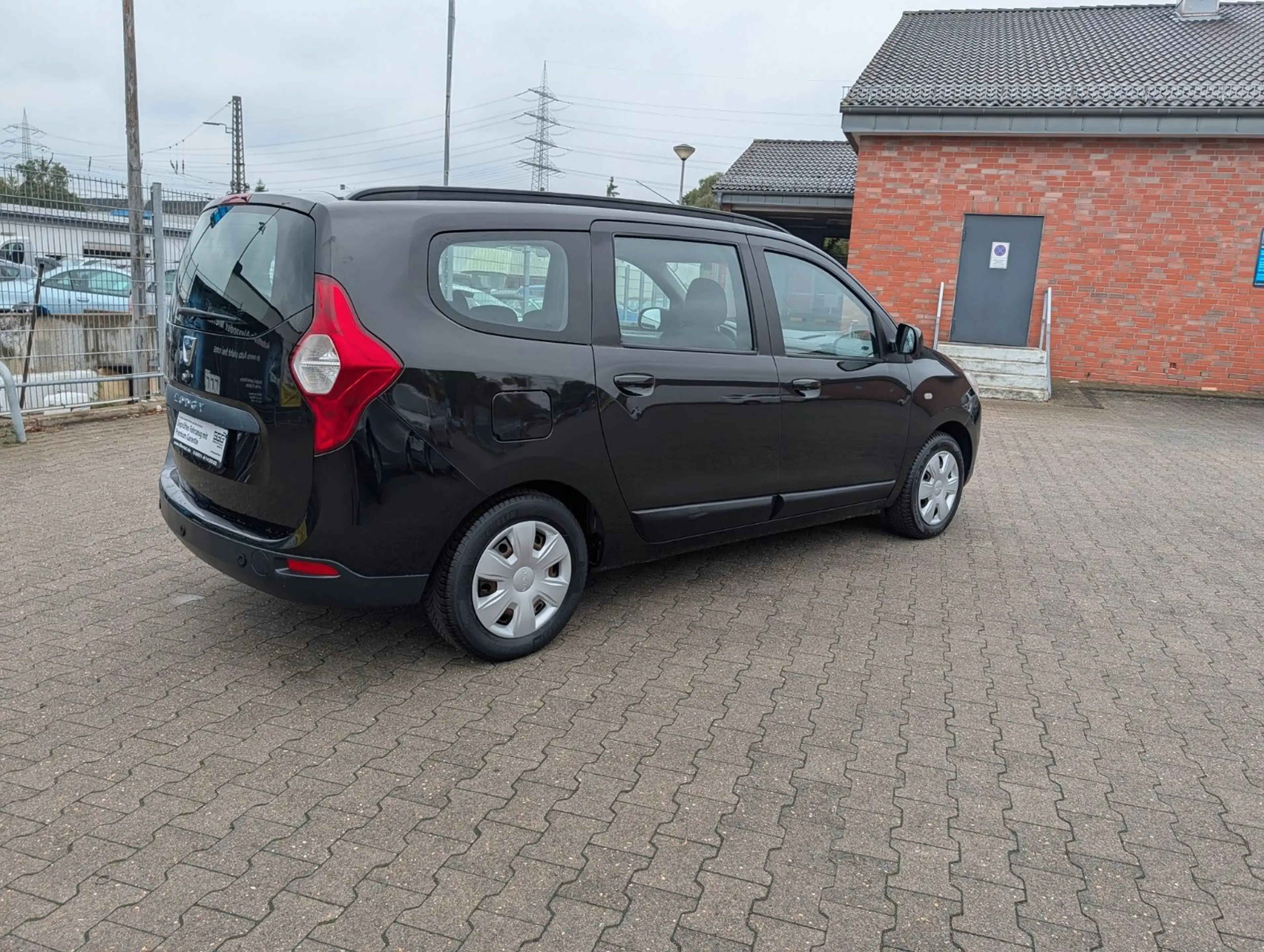 Dacia Lodgy Prestige GARANTIE KLIMA NAVI SITZHEIZUNG — photo 10