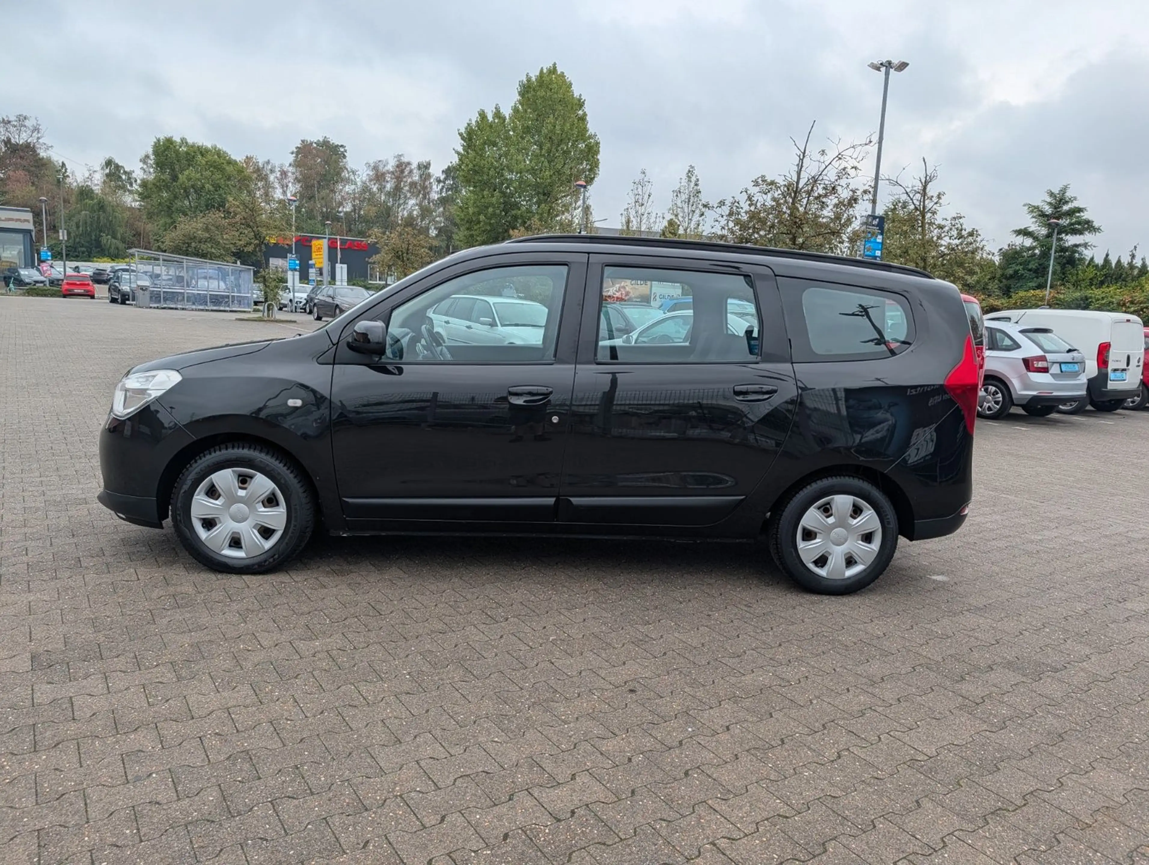 Dacia Lodgy Prestige GARANTIE KLIMA NAVI SITZHEIZUNG — photo 6