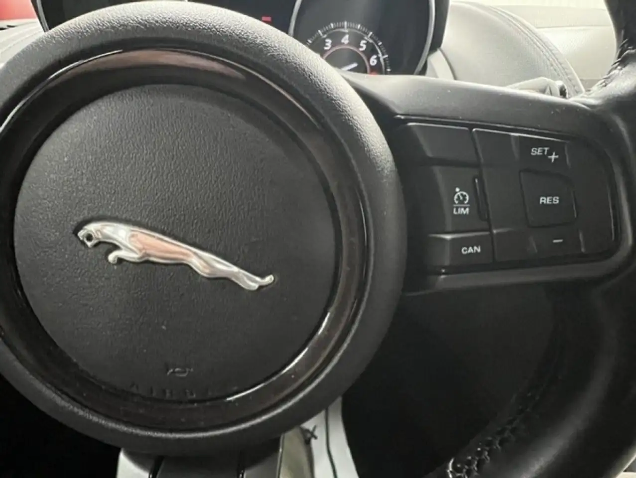 Jaguar F-Type снимка Jaguar F-Type