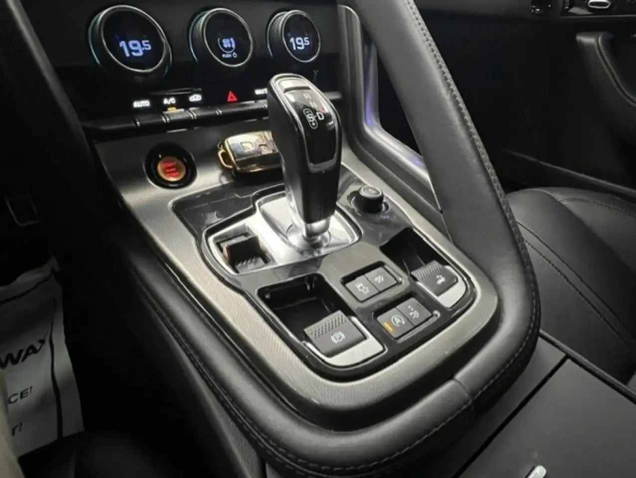 Jaguar F-Type снимка Jaguar F-Type