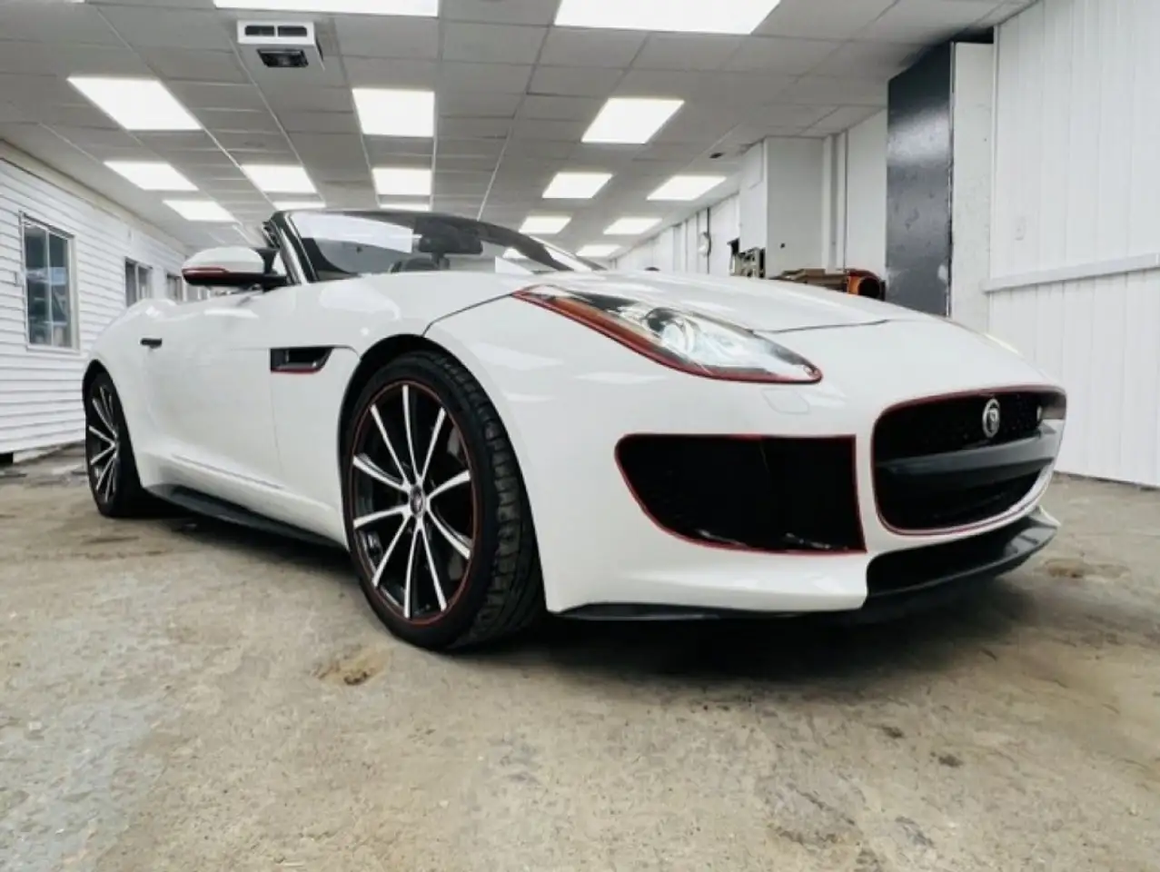 Jaguar F-Type снимка Jaguar F-Type