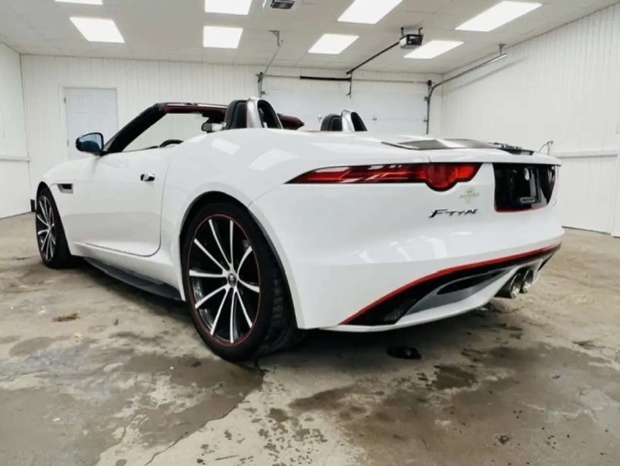 Jaguar F-Type снимка Jaguar F-Type