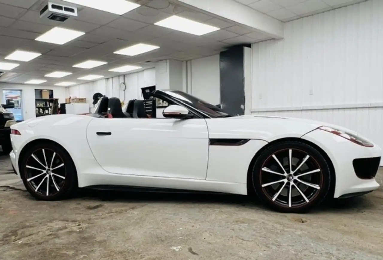 Jaguar F-Type снимка Jaguar F-Type