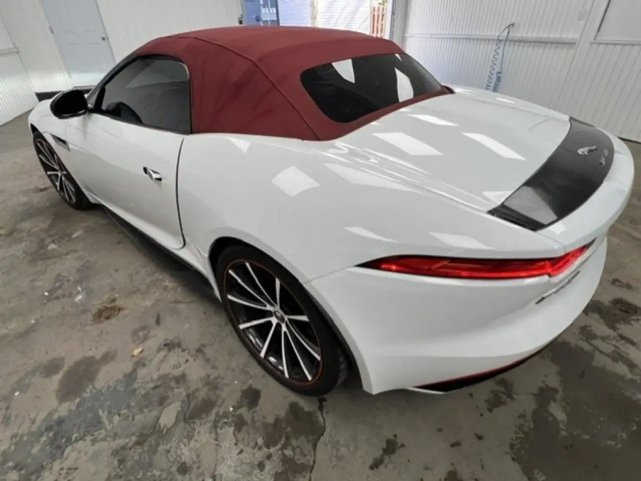 Jaguar F-Type снимка Jaguar F-Type