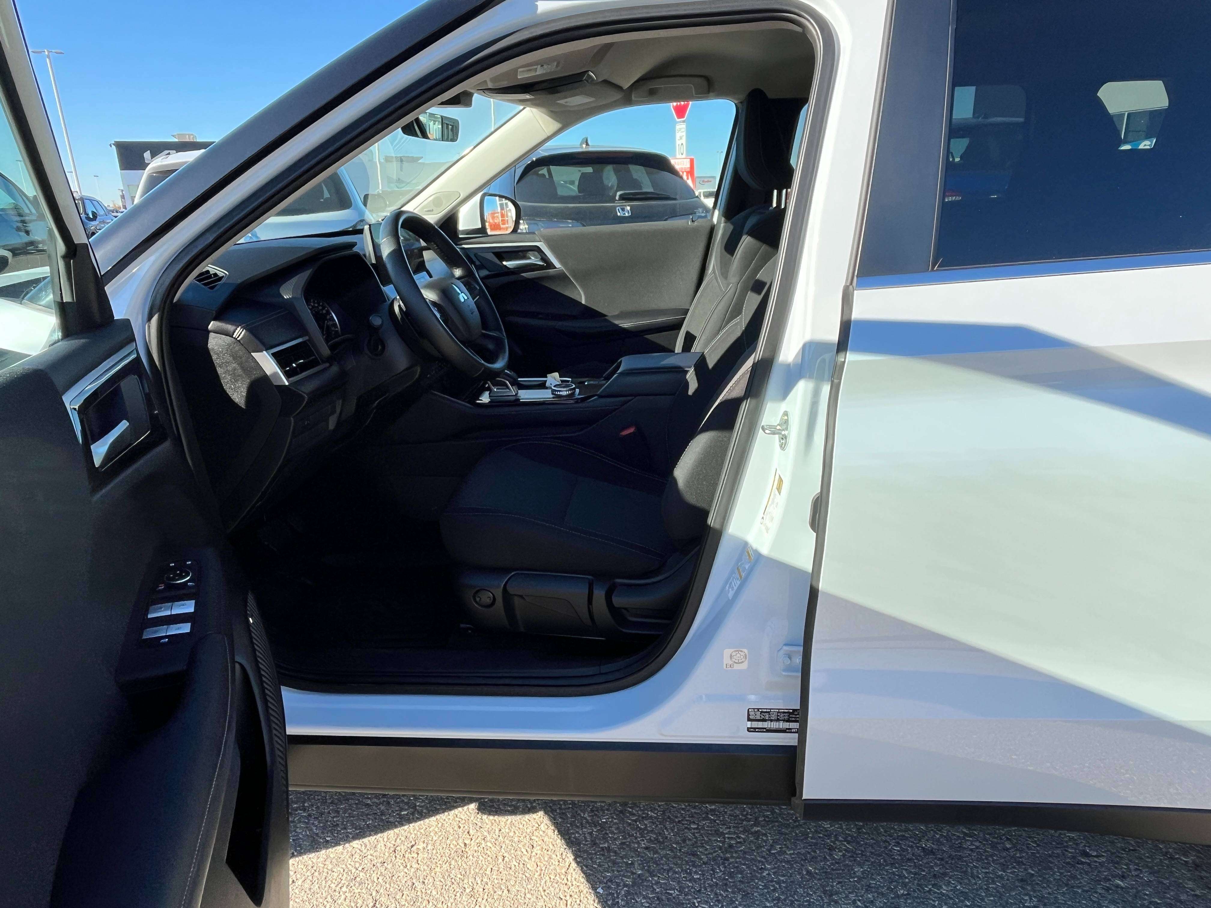 2025 Mitsubishi Outlander