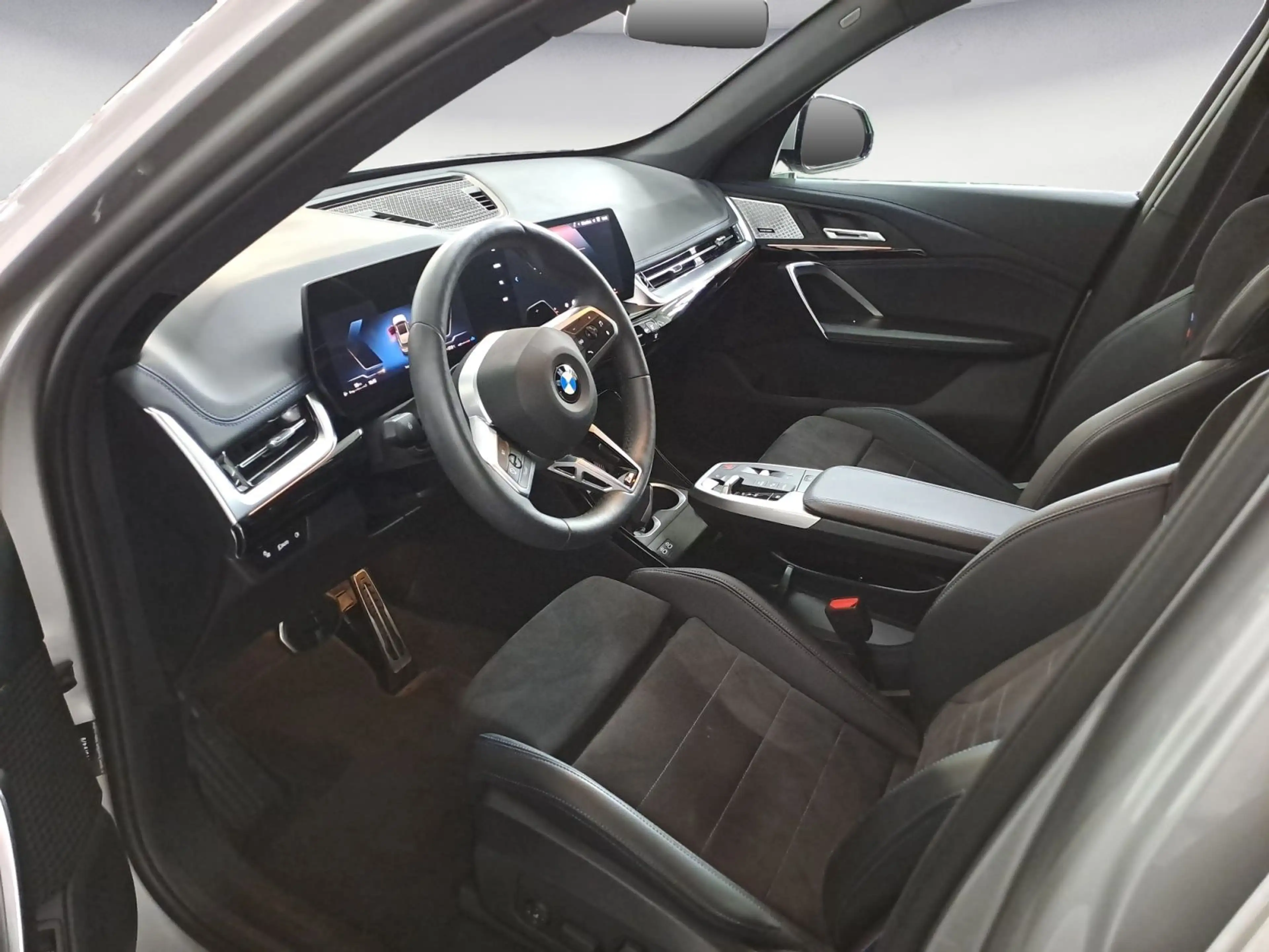 BMW X1 xDrive23i M Sport Pro AHK Pano PremiumPaket 2 — photo 12