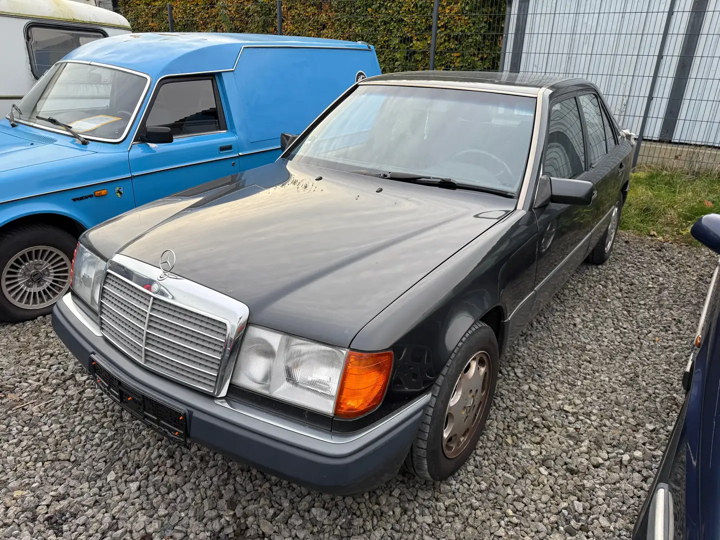 Mercedes-Benz E 300 W124 *Kupplungspedal liegt am Boden*eSSD*4.Hand* Negro - 2
