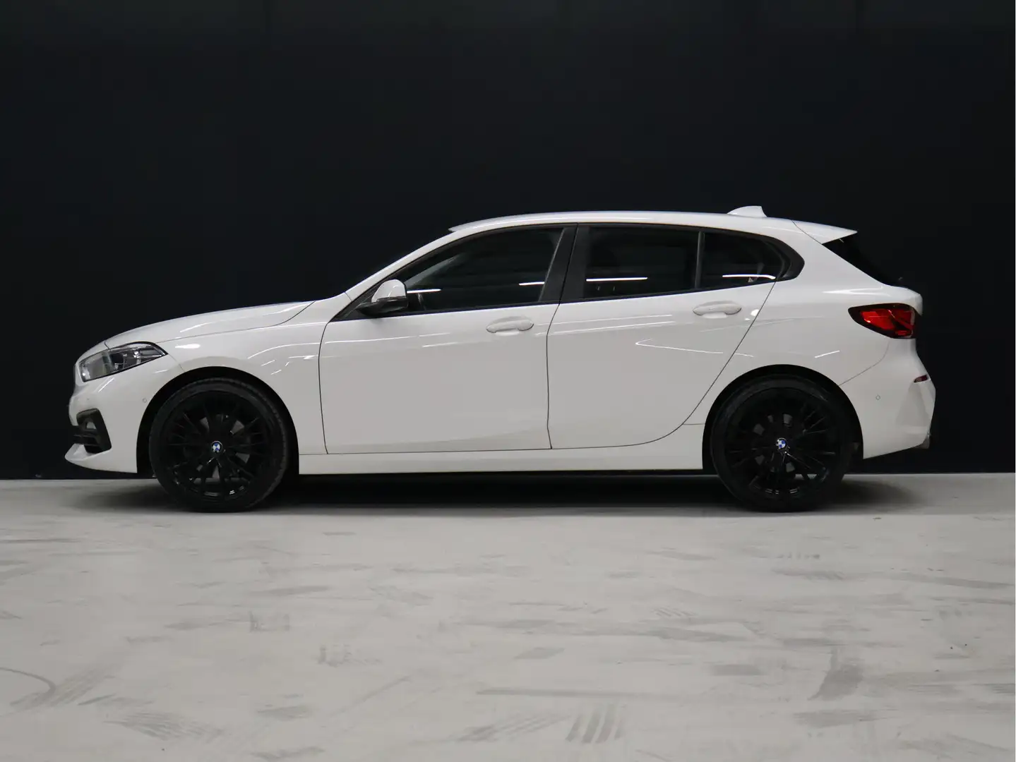 BMW 118 1-serie 118i Sport [CAMERA, APPLE CARPLAY, VIRTUAL Wit - 2