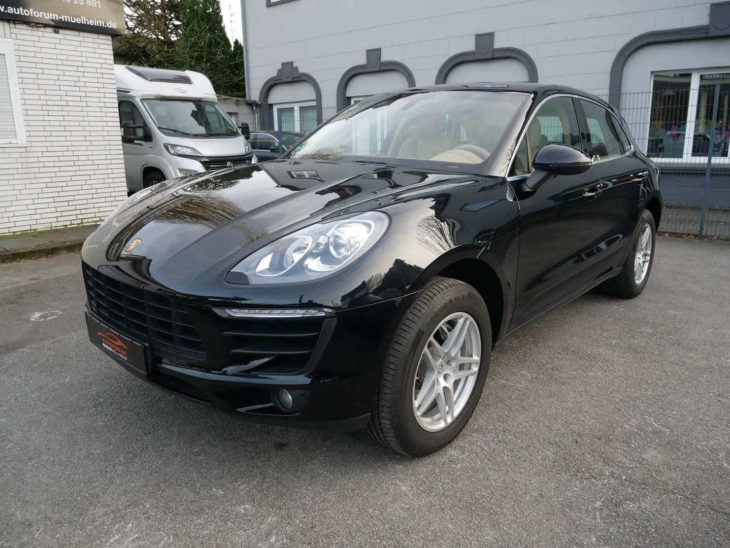 Porsche Macan S Diesel Leder Navi Sport 8xALU PDC ZV Top Zustand Schwarz - 1
