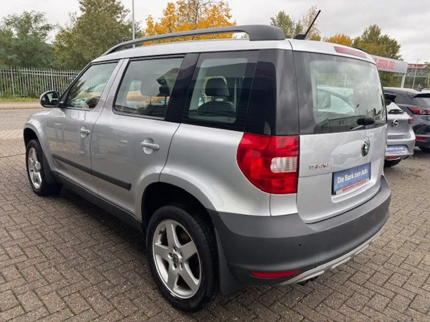 Skoda Yeti Elegance 4x4 Pano/Leder/Navi/AHZV/SHZ Silber - 2