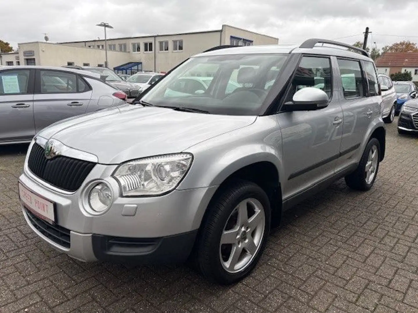 Skoda Yeti Elegance 4x4 Pano/Leder/Navi/AHZV/SHZ Silber - 1