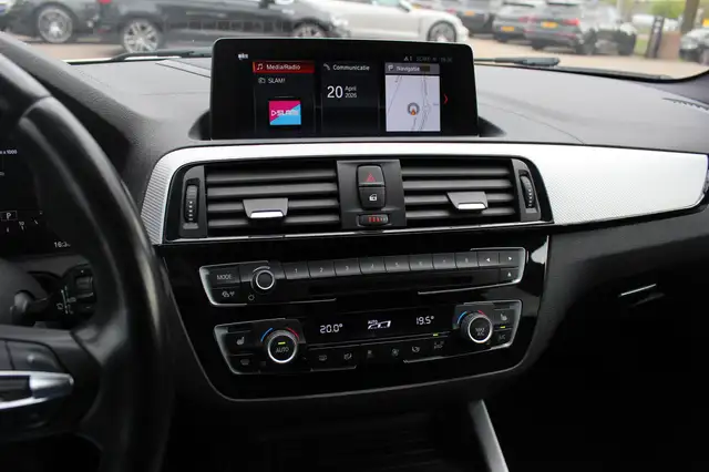 BMW 1 Series view 19