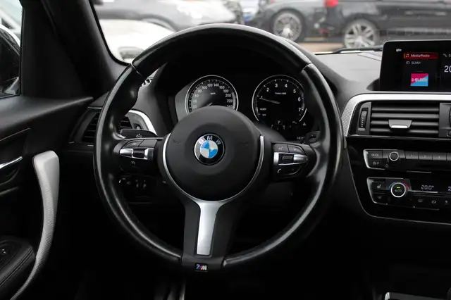 BMW 1 Series view 17