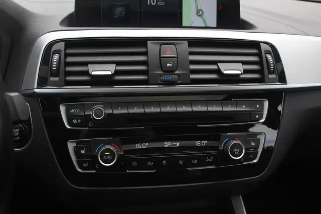 BMW 1 Series view 27