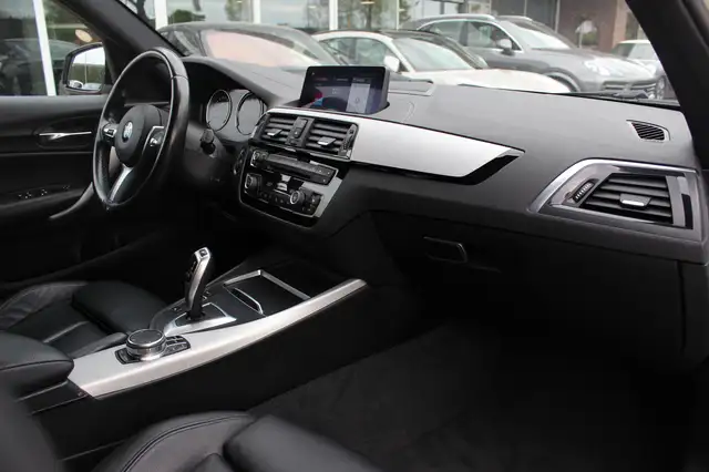 BMW 1 Series view 13