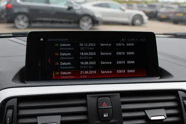 BMW 1 Series view 21