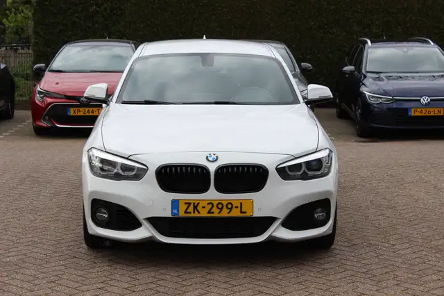 BMW 1 Series view 8