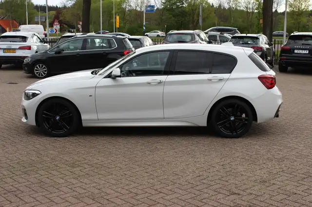 BMW 1 Series view 7