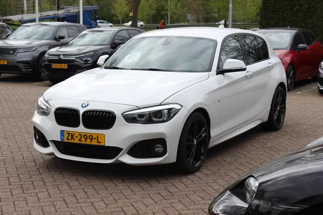 BMW 1 Series view 6
