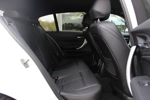 BMW 1 Series view 12
