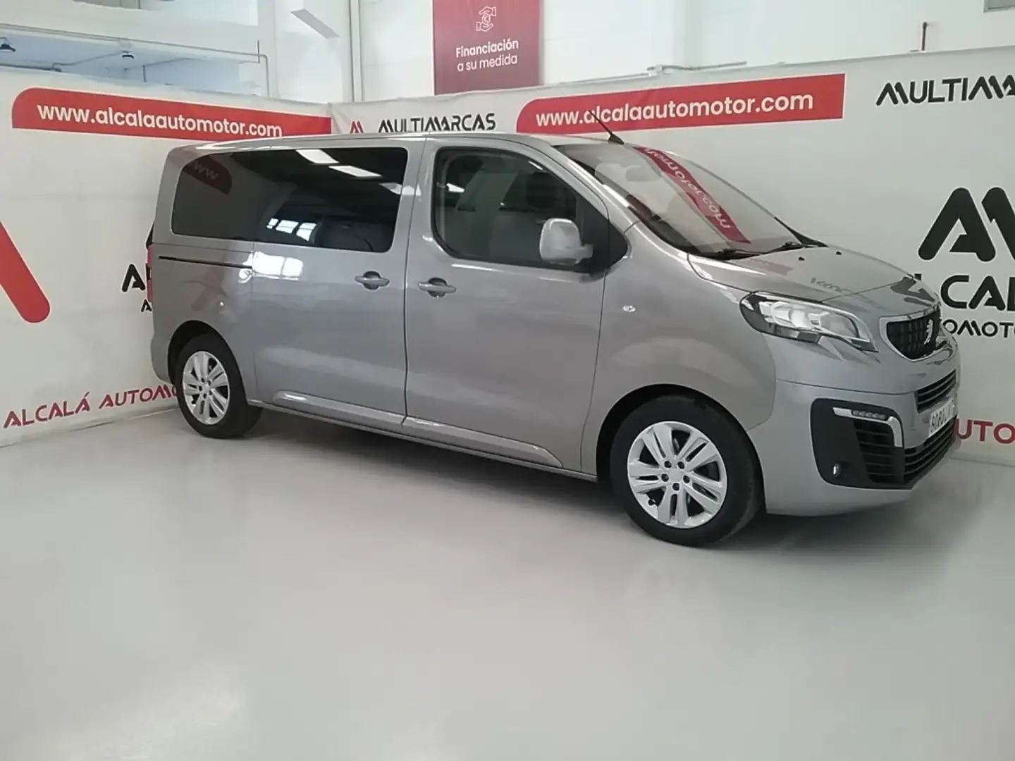 Peugeot Traveller 2.0BlueHDI Business Standard 145 Gris - 2