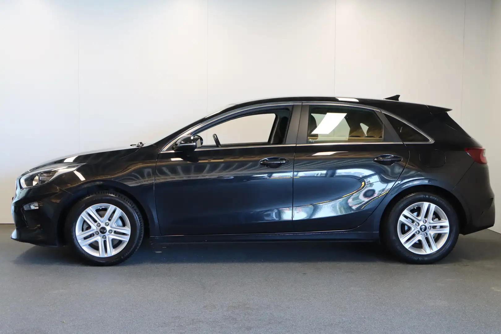 Kia Ceed / cee'd 1.0 T-GDi DynamicLine Zwart - 2