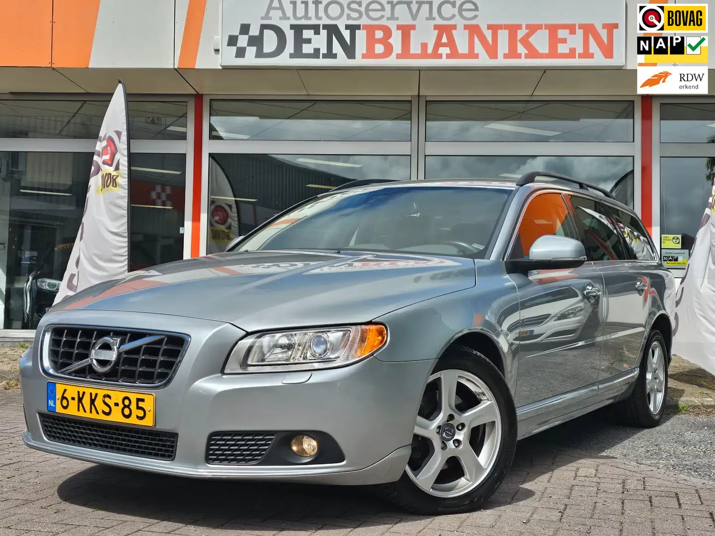 Volvo V70 1.6 T4 Nordic BJ.2013 / Navi / Leder / Xenon / PDC Grijs - 1