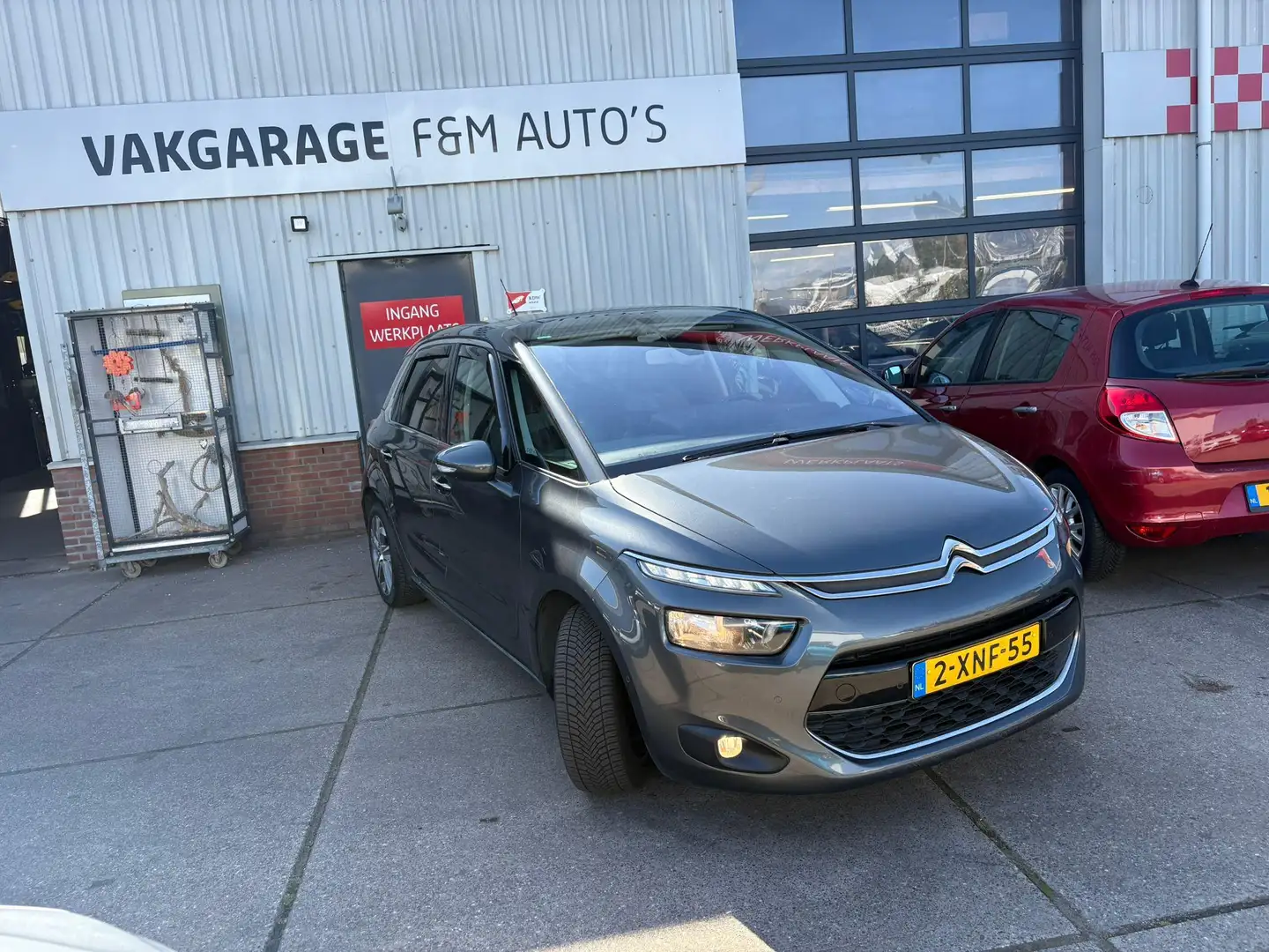 Citroen C4 Picasso 1.6 VTi Business Grijs - 2