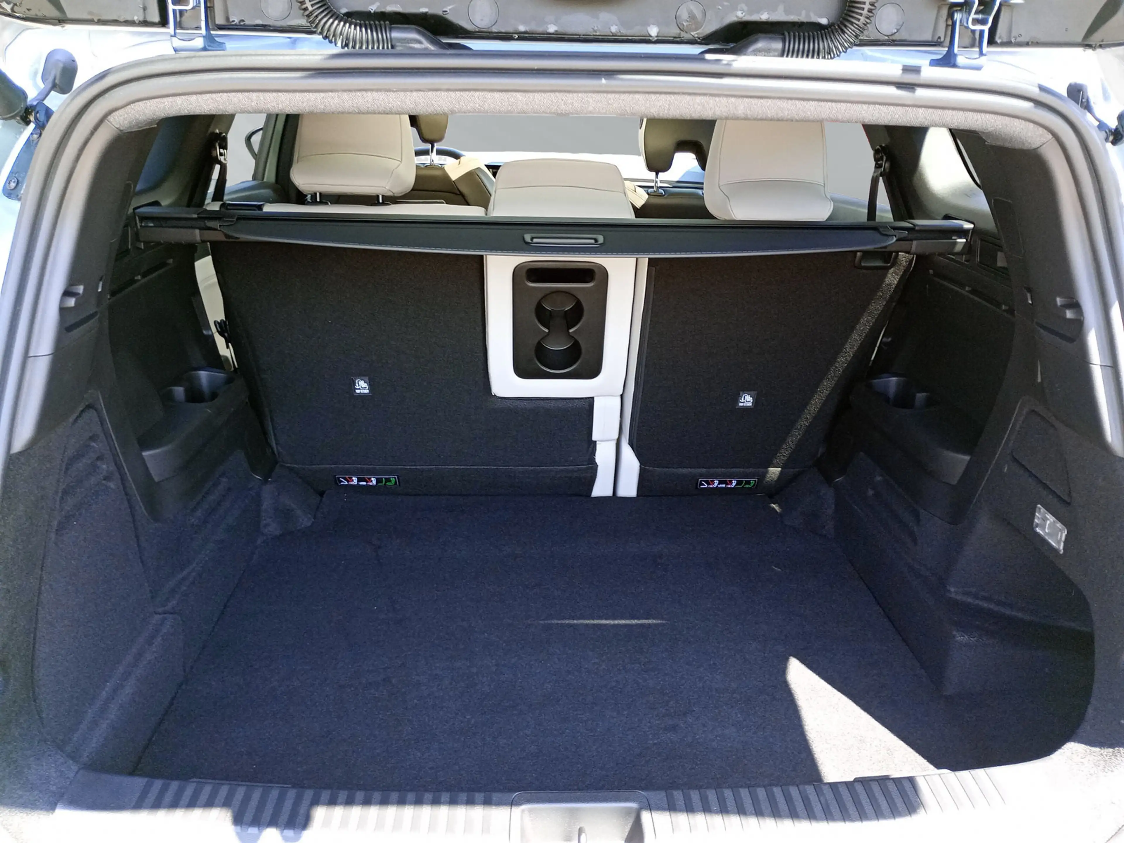 Renault Espace VI Iconic E-Tech Hybrid — photo 6