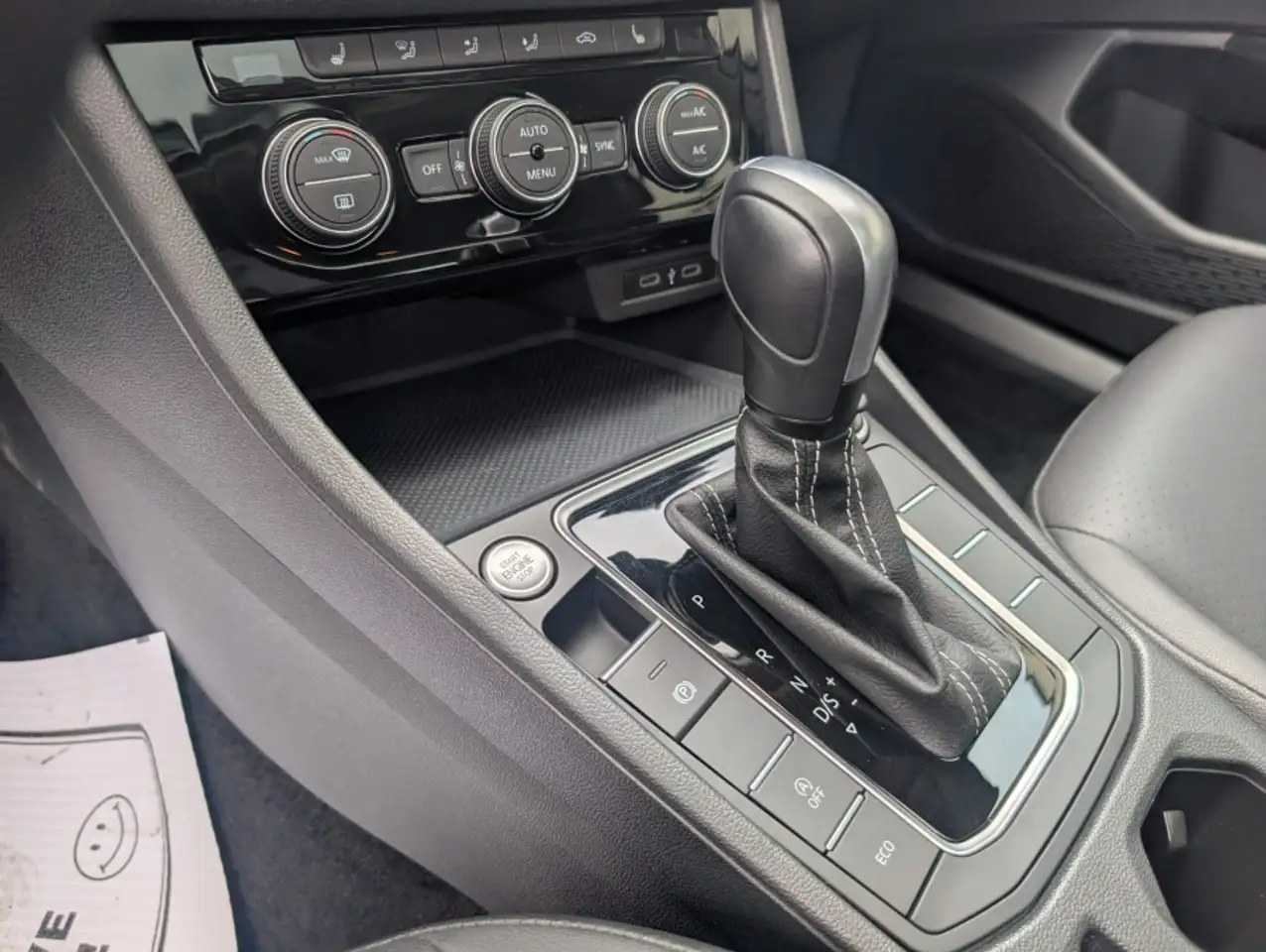 Volkswagen Jetta снимка Volkswagen Jetta