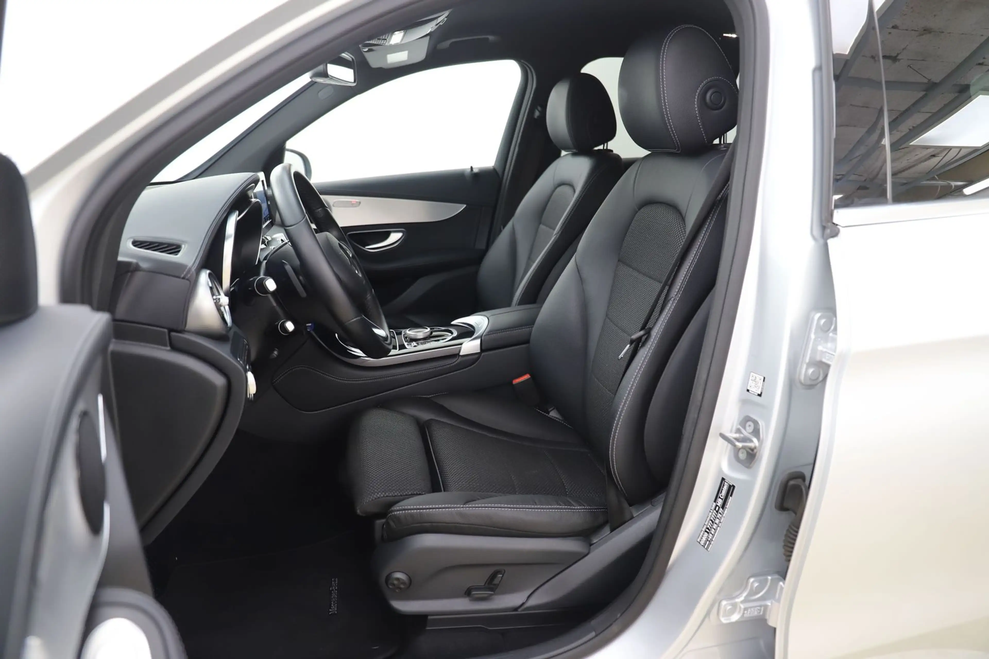 Mercedes-Benz GLC 250 d 204PS 9G 4Matic Exclusive Navi AHK LED — photo 9