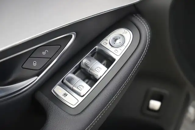 Mercedes-Benz GLC view 27