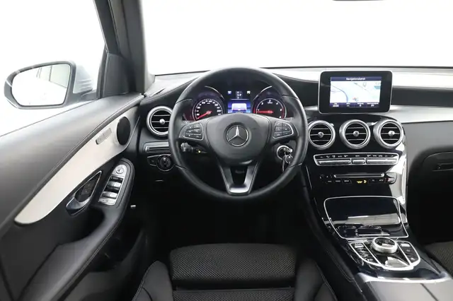 Mercedes-Benz GLC view 28