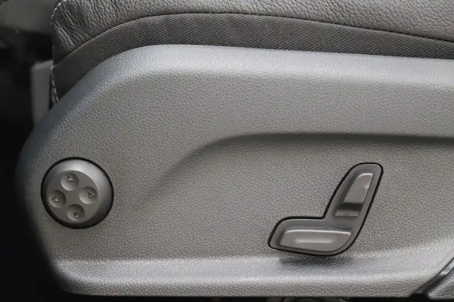 Mercedes-Benz GLC view 25