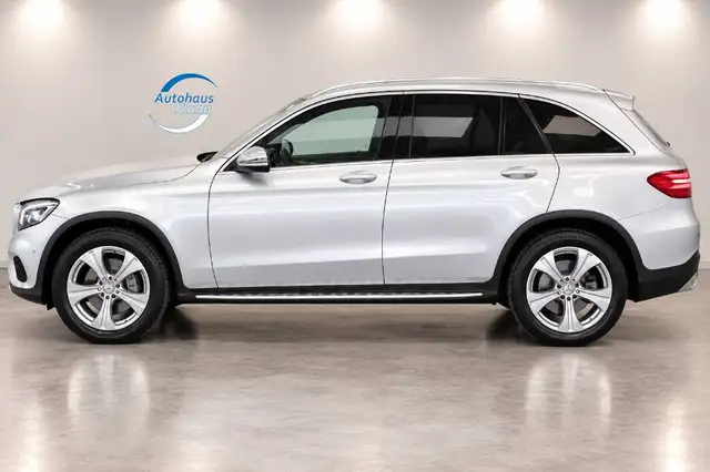 Mercedes-Benz GLC view 4
