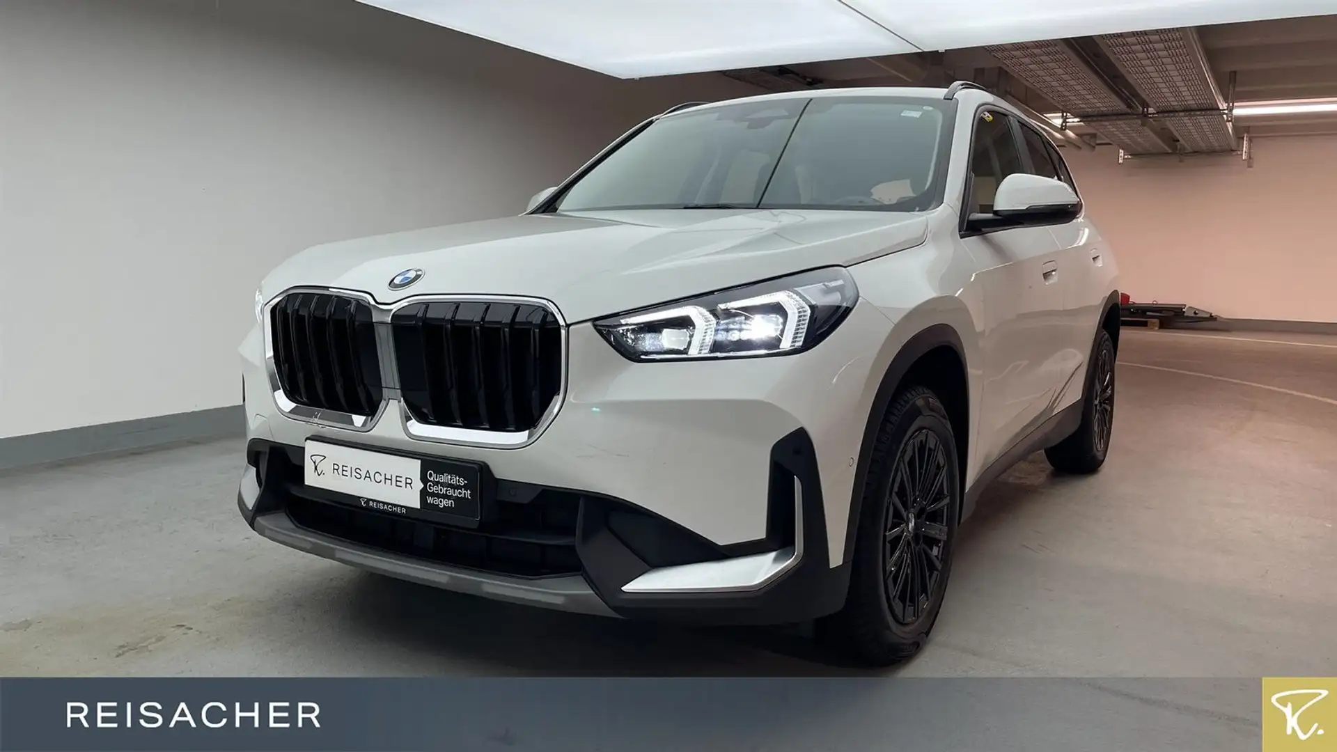 BMW X1 sDrive18iA DKG Navi adaptLED FLA Keyless Weiß - 1