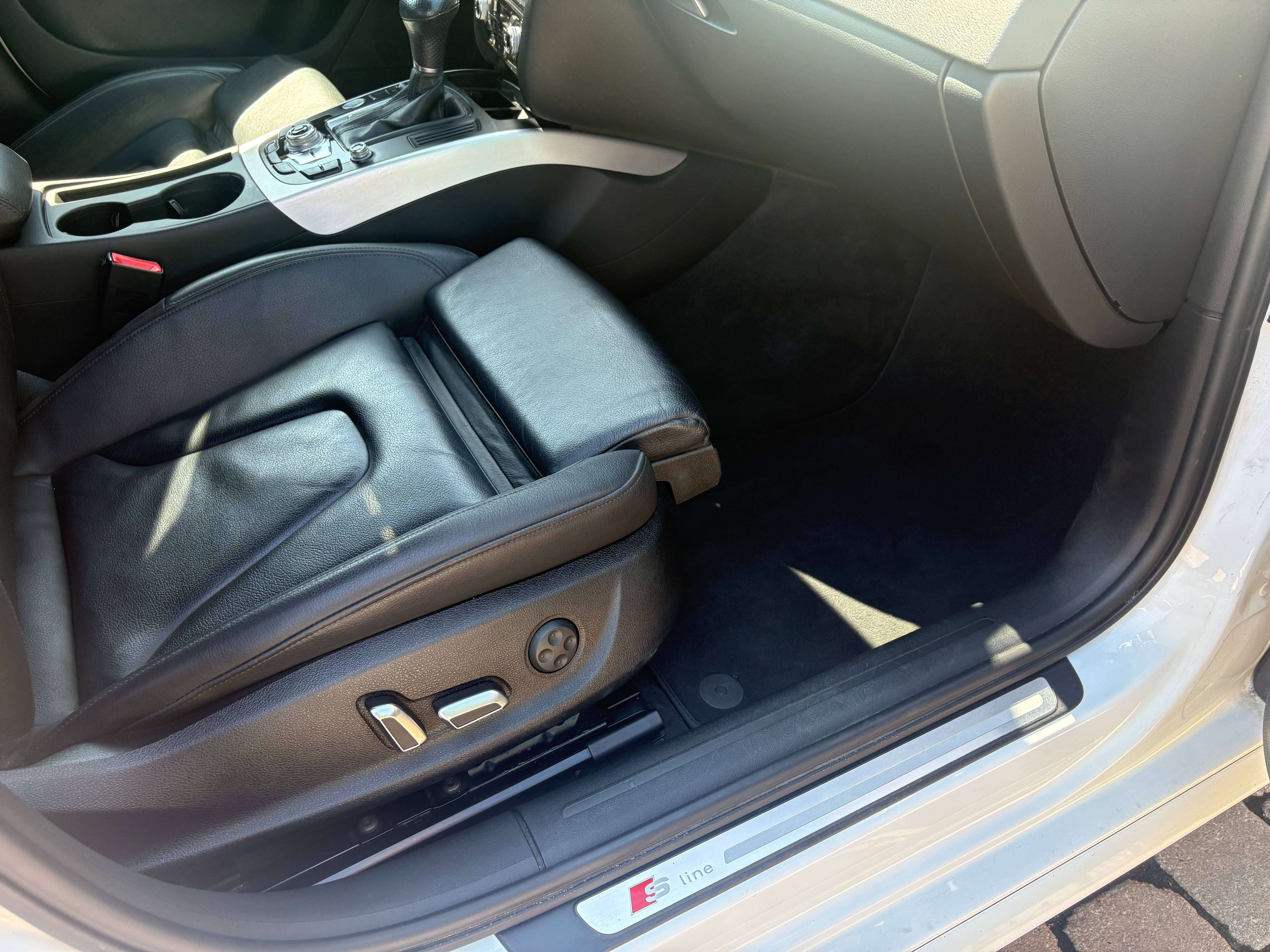 2015 Audi A4 Prestige - Sport Plus / S Line Competition Package thumb 7