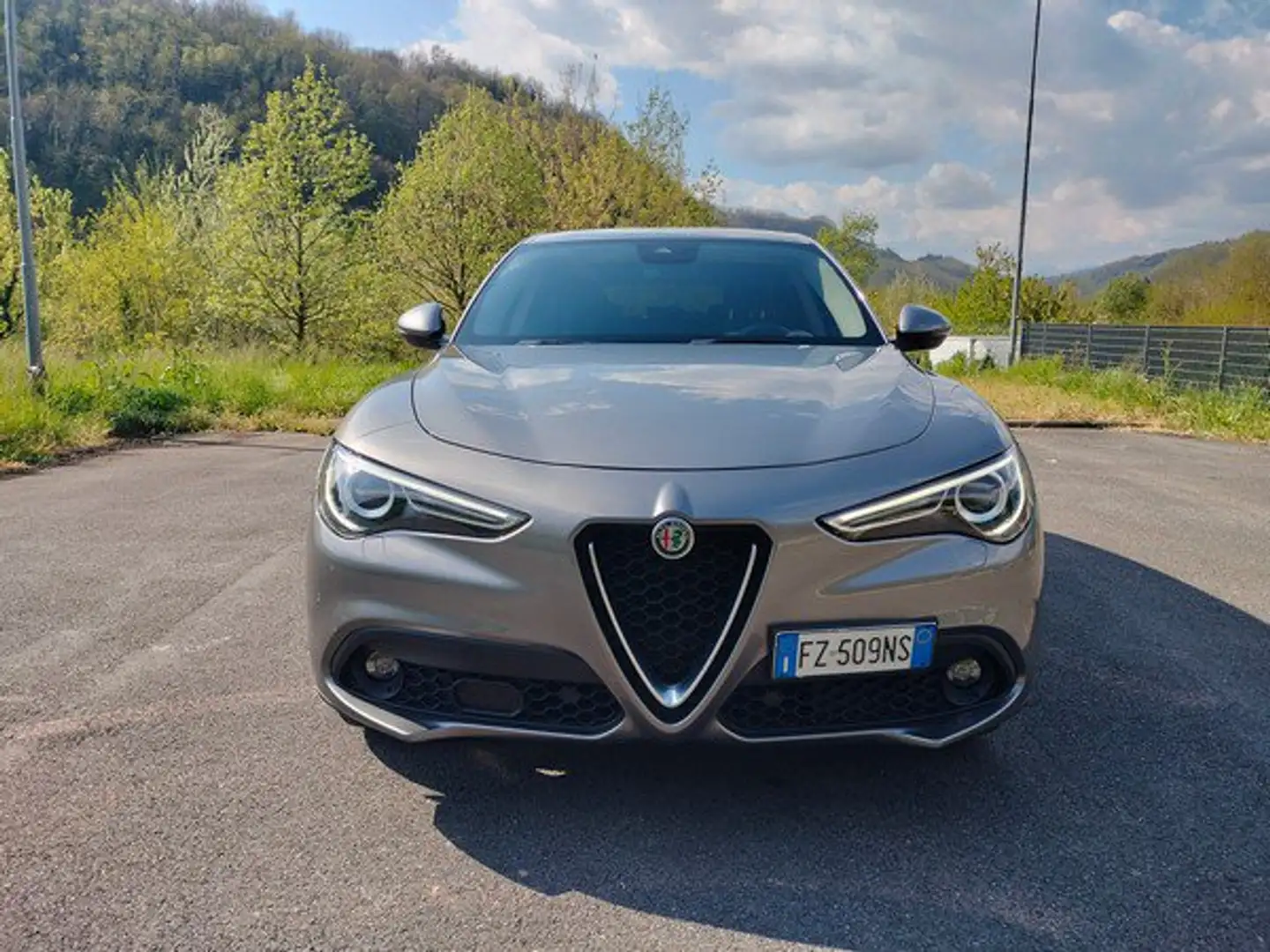 Alfa Romeo Stelvio 2.2 Turbodiesel 160 CV AT8 RWD Sport-Tech Gris - 2