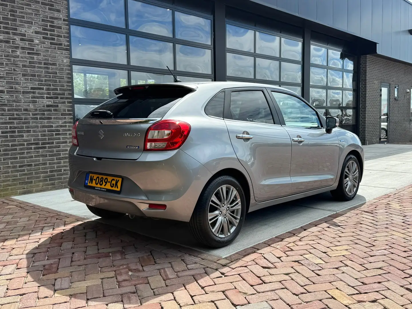 Suzuki Baleno 1.2 Smart Hybrid High Executive | Navi | Clima | C Gris - 2