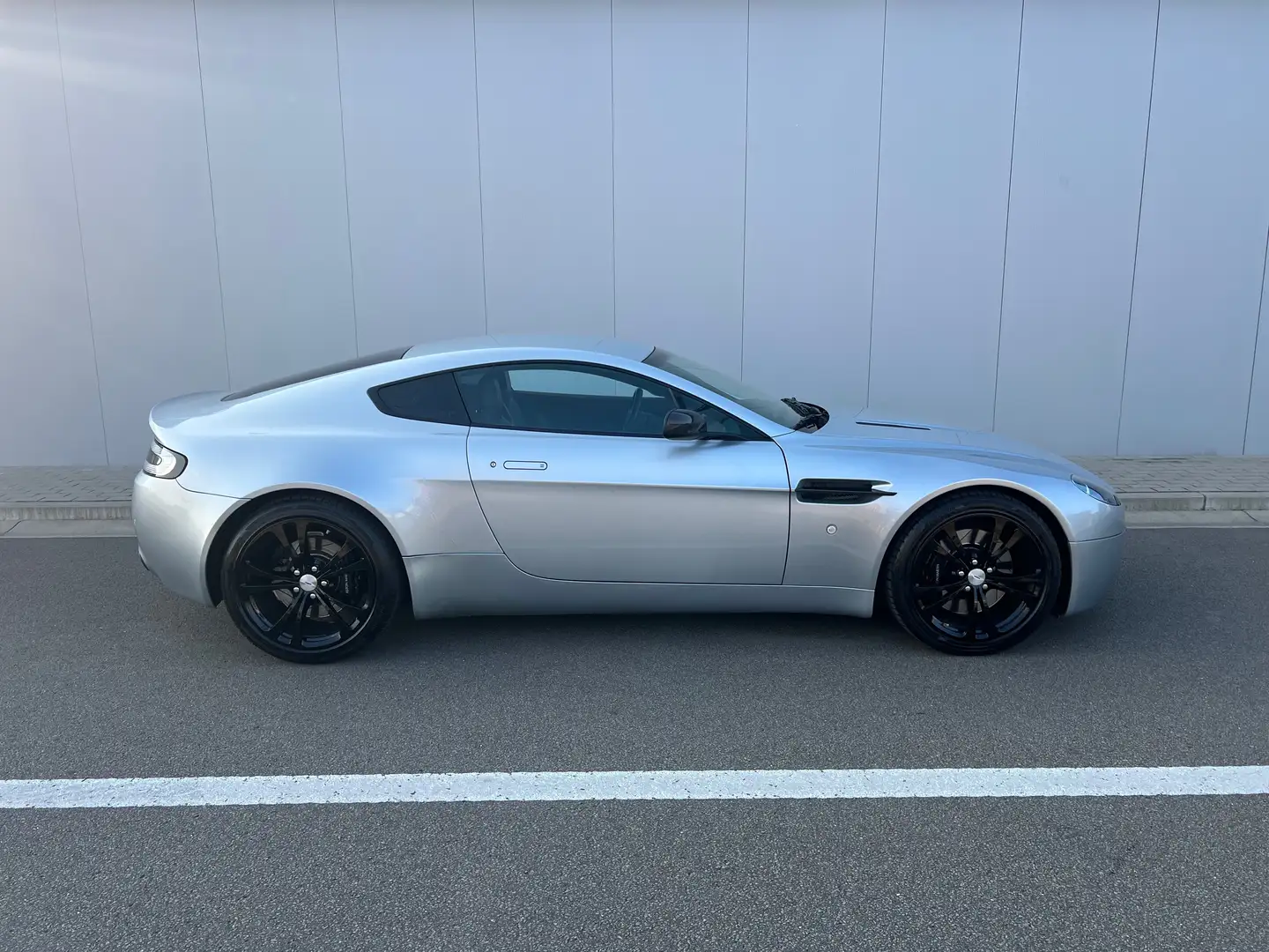 Aston Martin Vantage V8 4.3 - Boite manuelle - Full History - Gris - 2