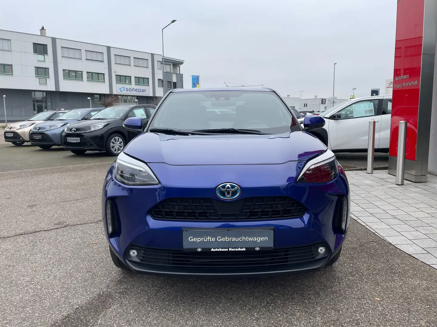 Toyota Yaris Cross Hybrid FWD Team Deutschland Blau - 2
